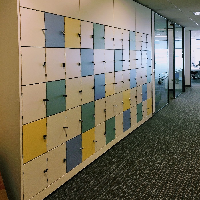 2 mẫu tủ locker 18 ngăn hòa phát giá rẻ nhất thị trường